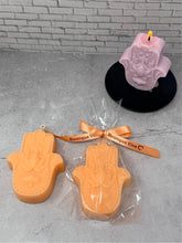 Charger l'image dans la galerie, Hamsa Hand Orange