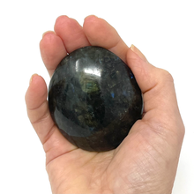 Load image into Gallery viewer, Labradorite Palm Stone